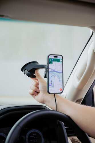 QUADLOCK ARAÇ İÇİ VANTUZLU TELEFON TUTUCU